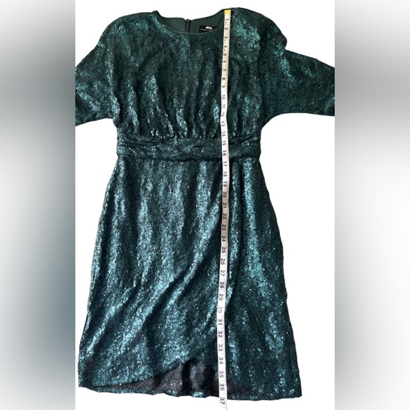 Donna Morgan Long Sleeve Dolman Sleeve with Wrap Miniskirt-Bottle Green Size 6 - Picture 9 of 10